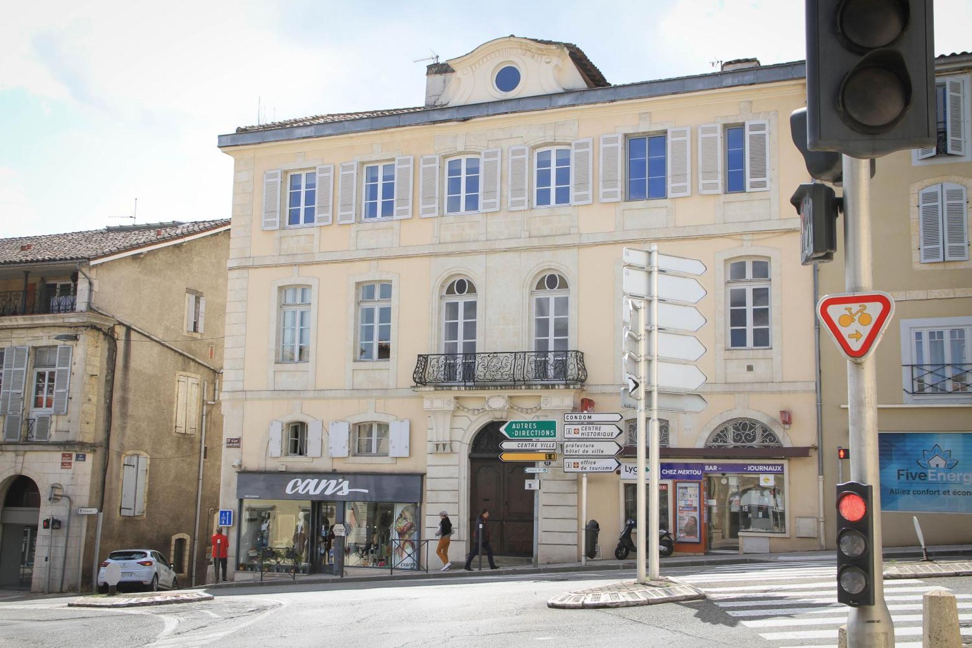 Villaret - Tres Spacieux En Coeur De Ville Auch Buitenkant foto